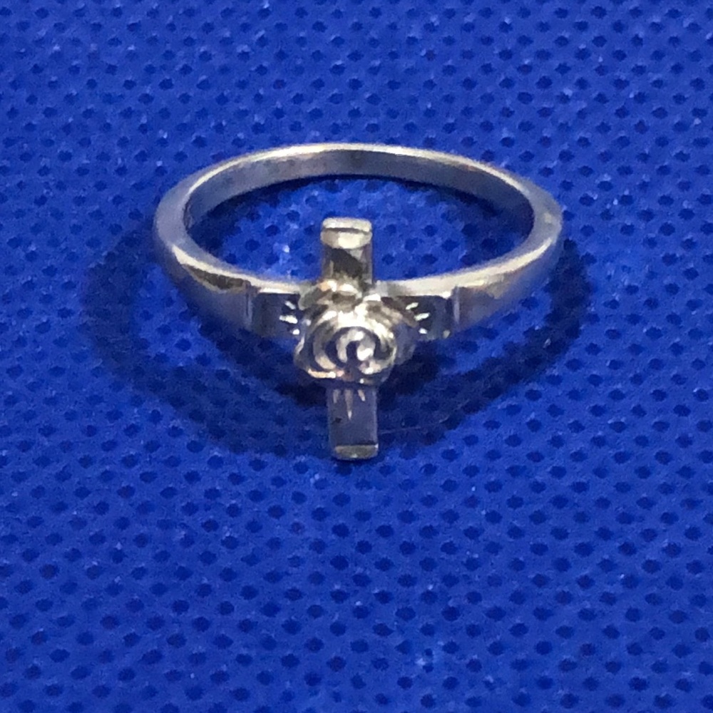 925 Sterling Silver Christain Cross Ring  with Flower size 6 1/2